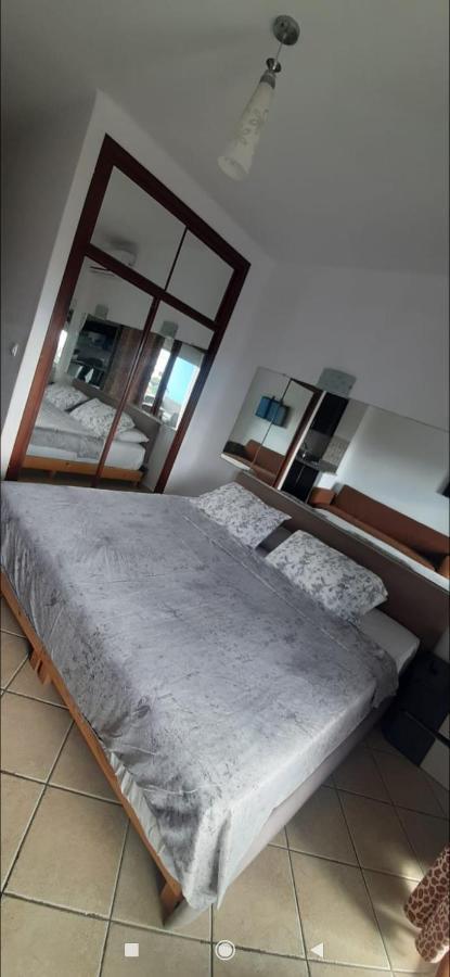 Studio Avec Piscine De Luxe Cabo Negro Bagian luar foto
